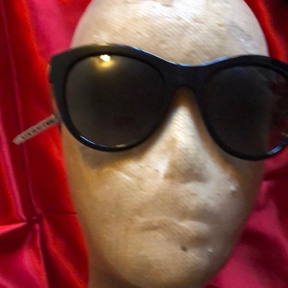 🕶 Dolce & Gabbana Sunglasses 🕶 - Picture 1 of 5